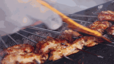 因?yàn)楹鲆暽眢w出現(xiàn)的這些變化，他們最后被確診結(jié)腸癌